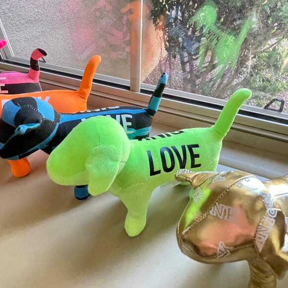 Victoria's Secret Pink Dogs Set of 6 Stuffed Love Pink - Picture 9 of 10